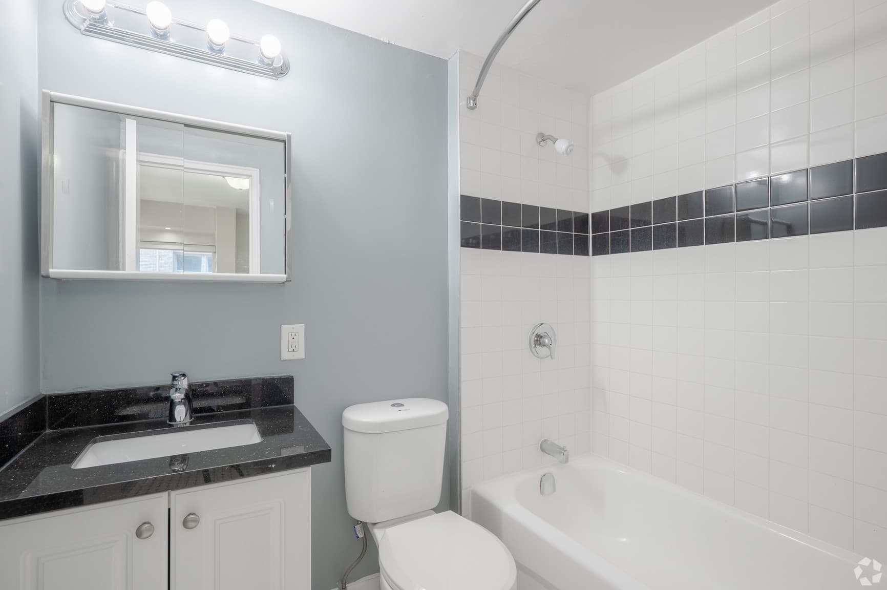 Jameson Avenue Apartments — 1 Bedroom - Photo 32