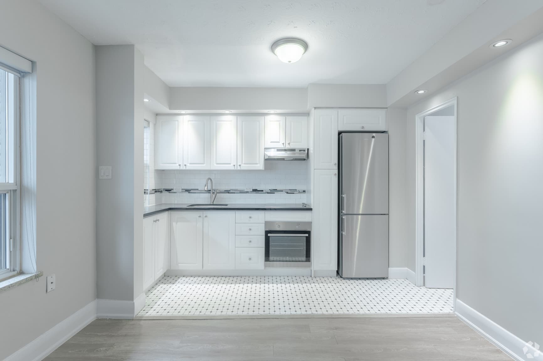 Jameson Avenue Apartments — 1 Bedroom - Photo 33