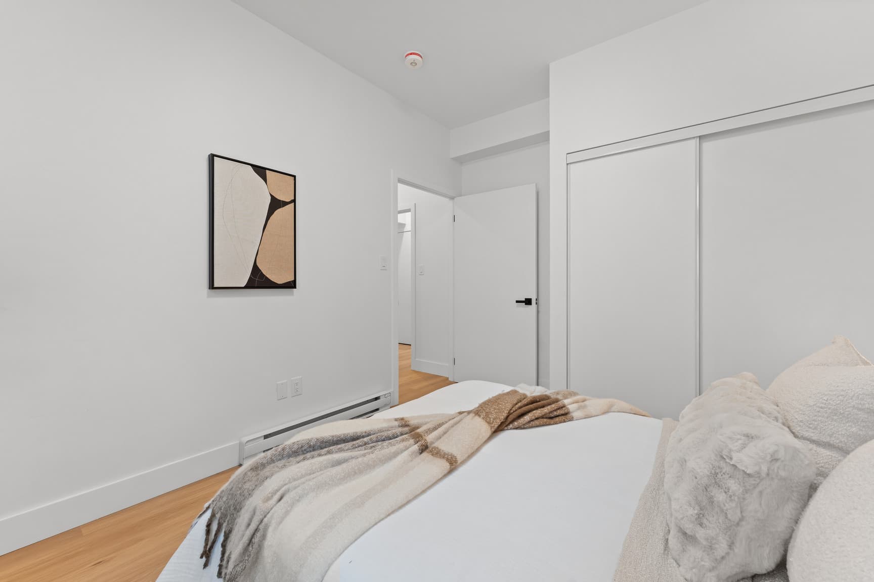 425 Fourth Street — 1 Bedroom - Photo 7