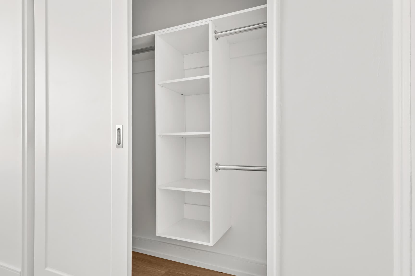 60 Tyndall Ave — 2 Bedroom - Luxe Renovation - Photo 25