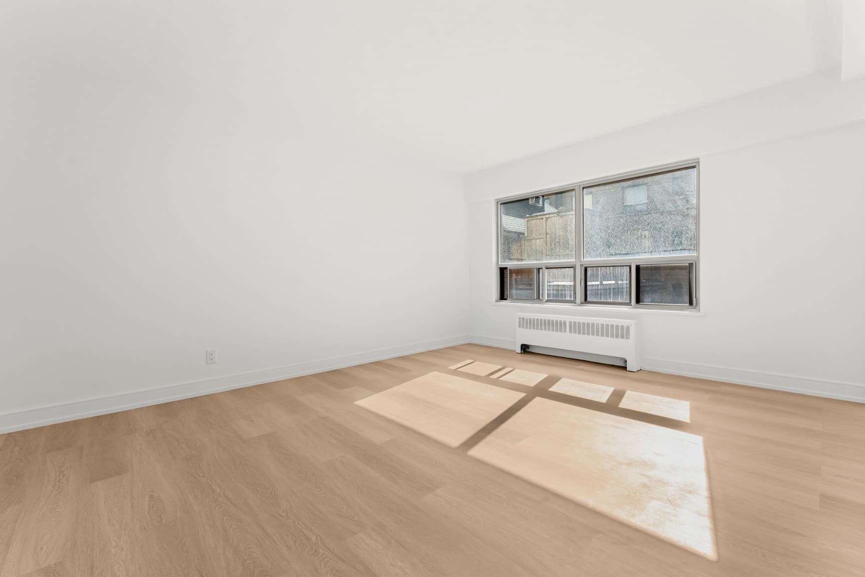 60 Tyndall Ave — 2 Bedroom - Luxe Renovation - Photo 38