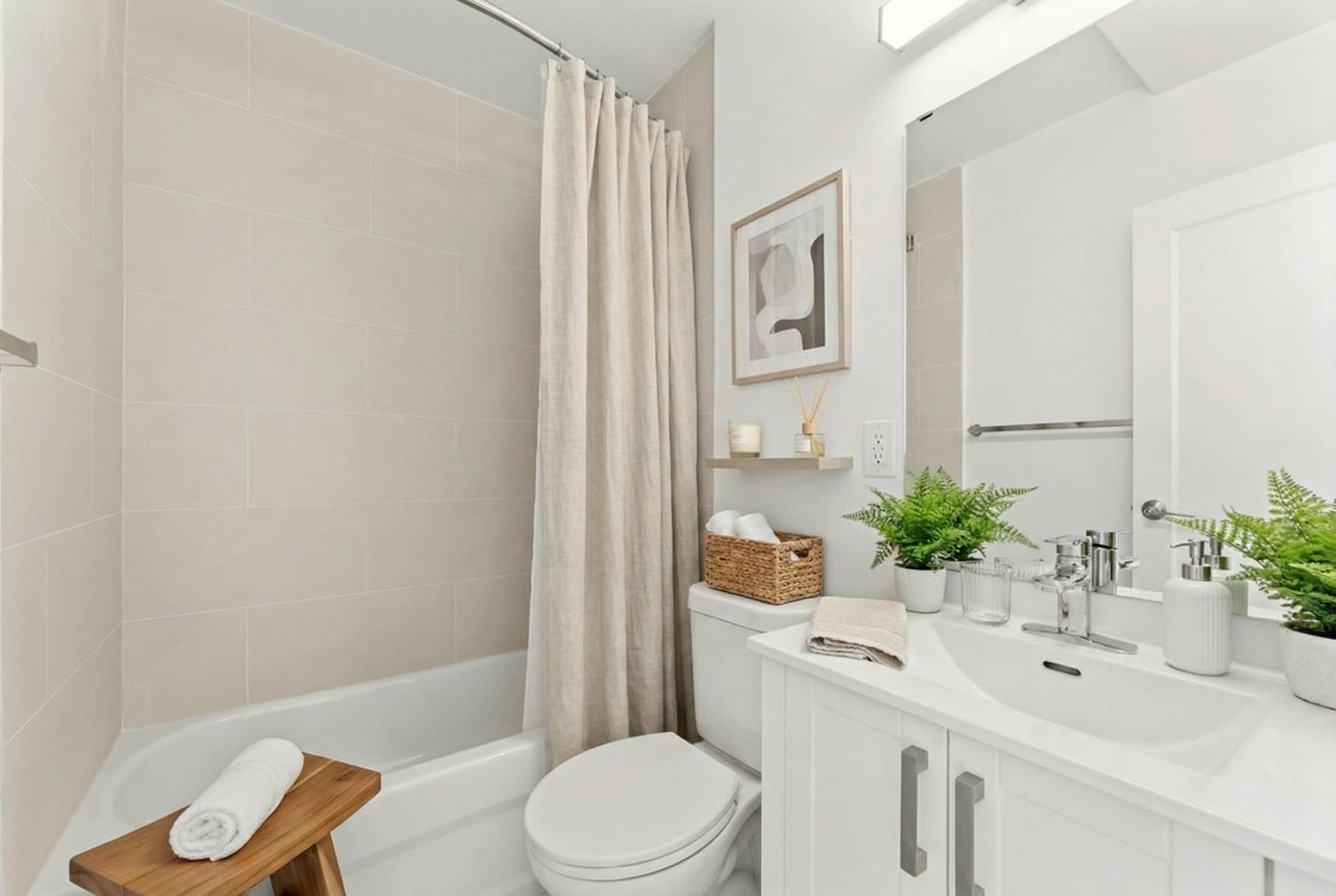 60 Tyndall Ave — 2 Bedroom - Luxe Renovation - Photo 26