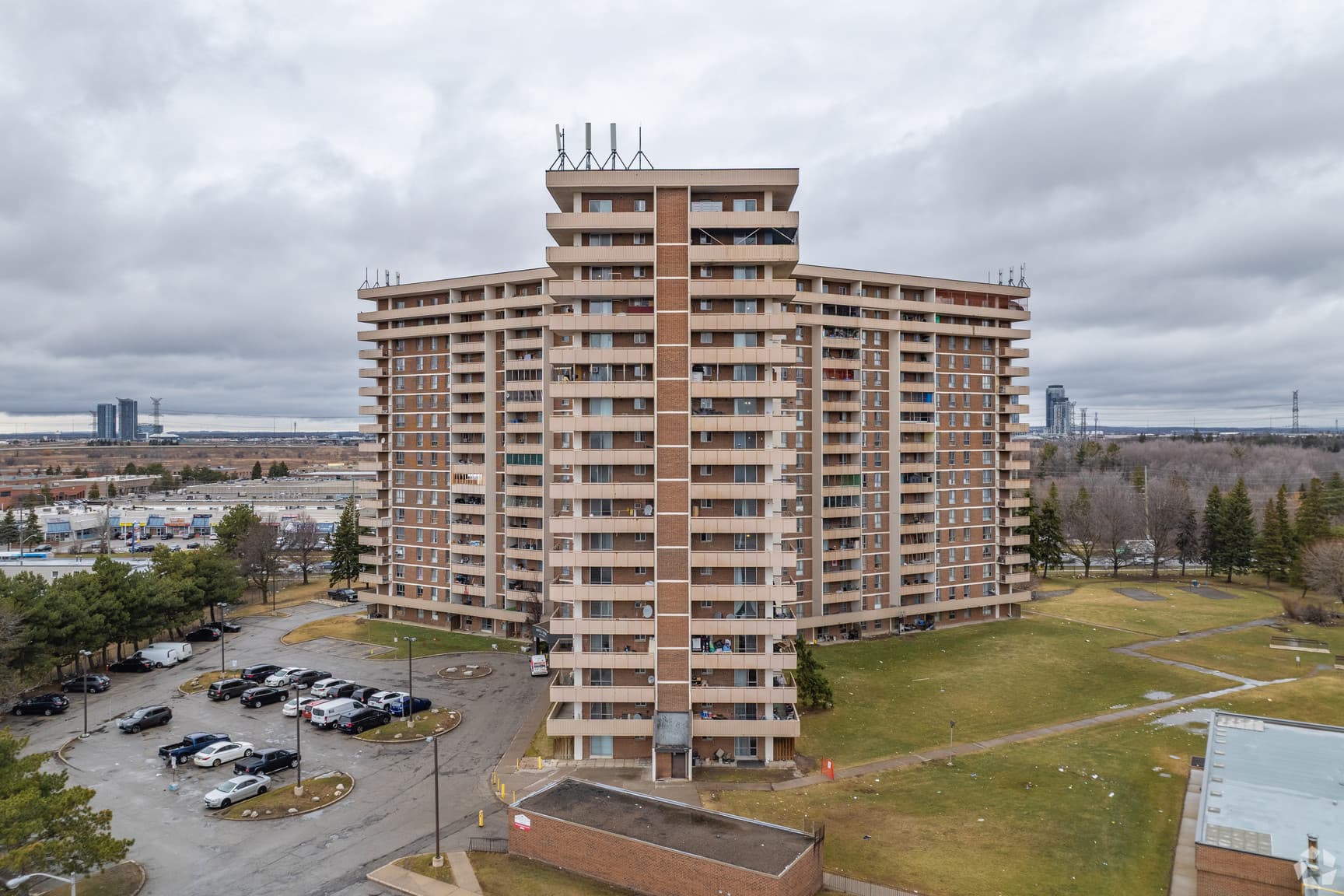 4001 Steeles Ave W. — Jr 2 Bedroom - One Month Free - Photo 19