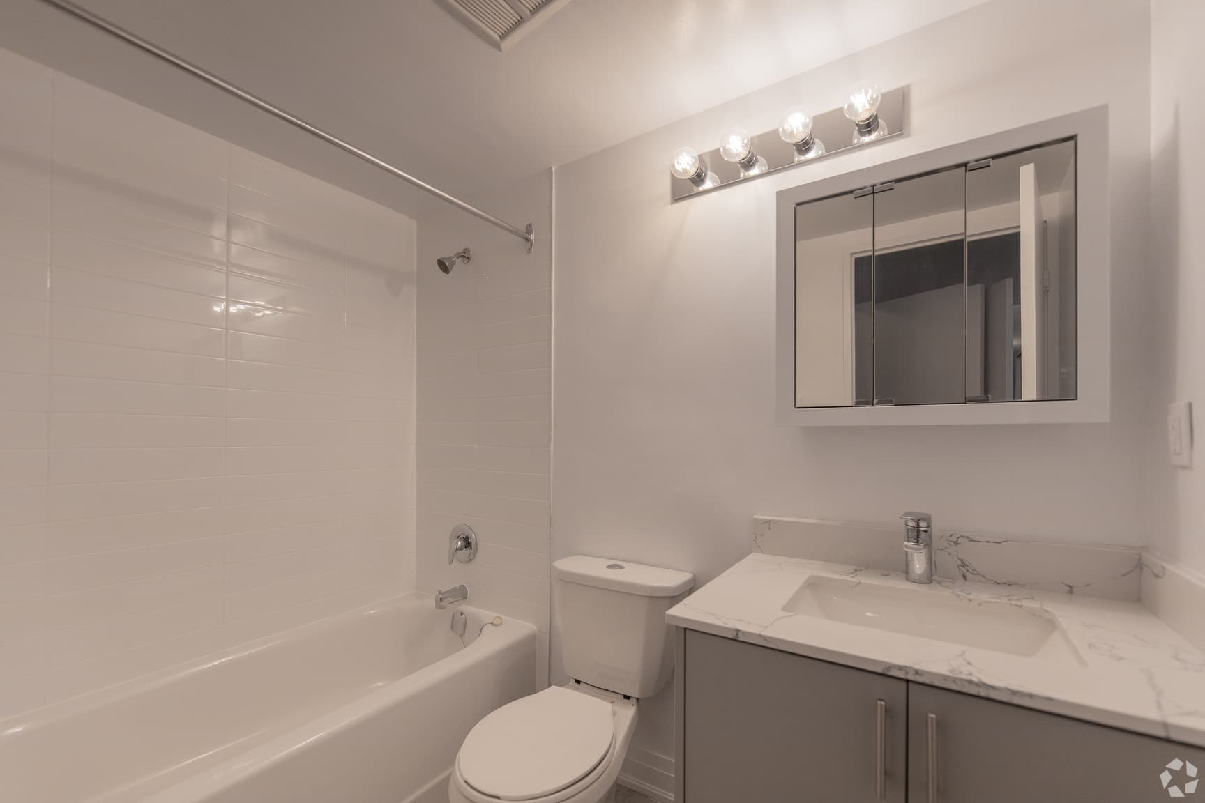 4001 Steeles Ave W. — Jr 2 Bedroom - One Month Free - Photo 30
