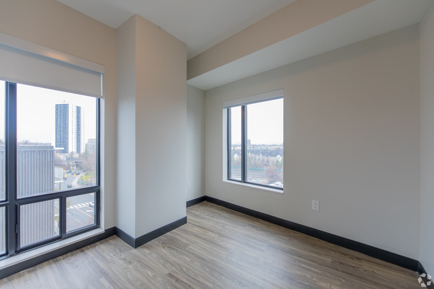 2346 Weston — 2 Bedroom - Photo 31