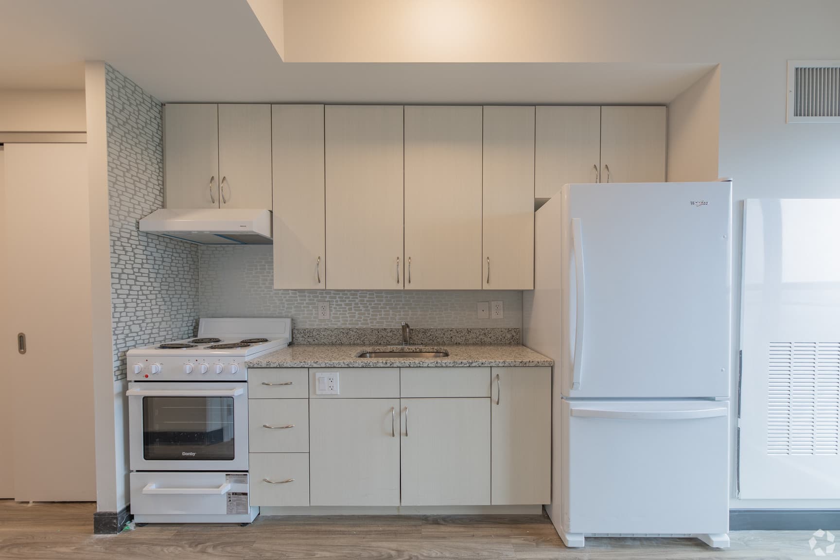 2346 Weston — 2 Bedroom - Photo 32