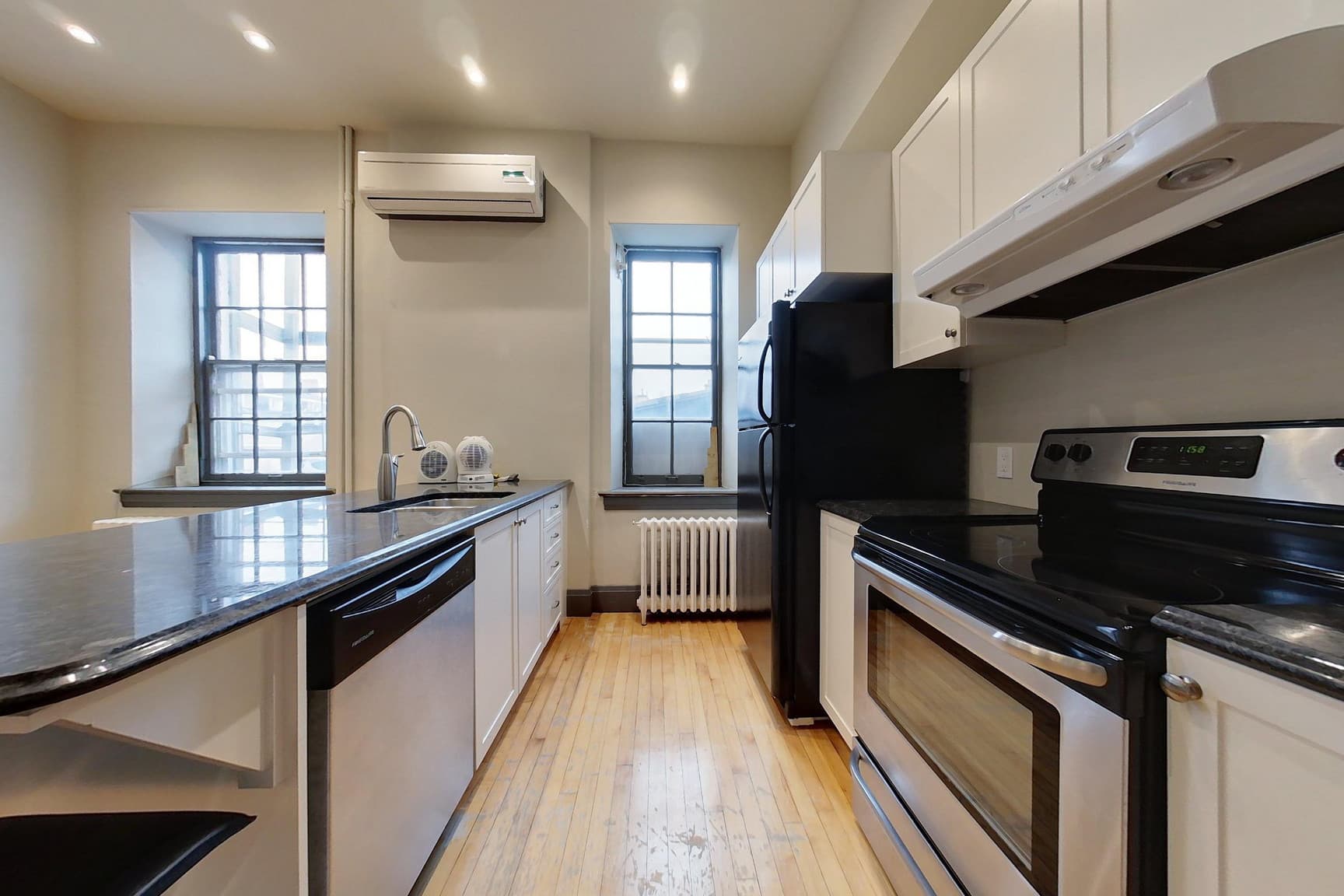 322 - Princess Street — 1 bedroom plus den - Photo 6