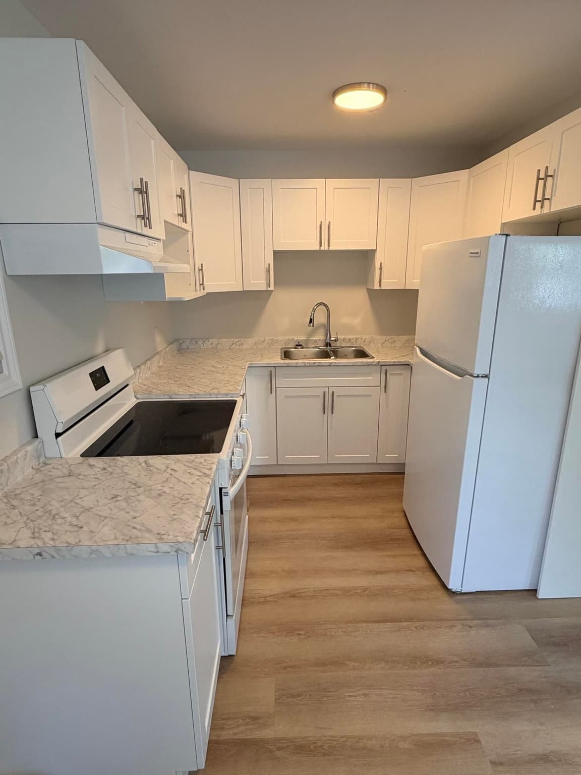 Riverside Terrace — 2 Bedroom call 905-732-8565 - Photo 9