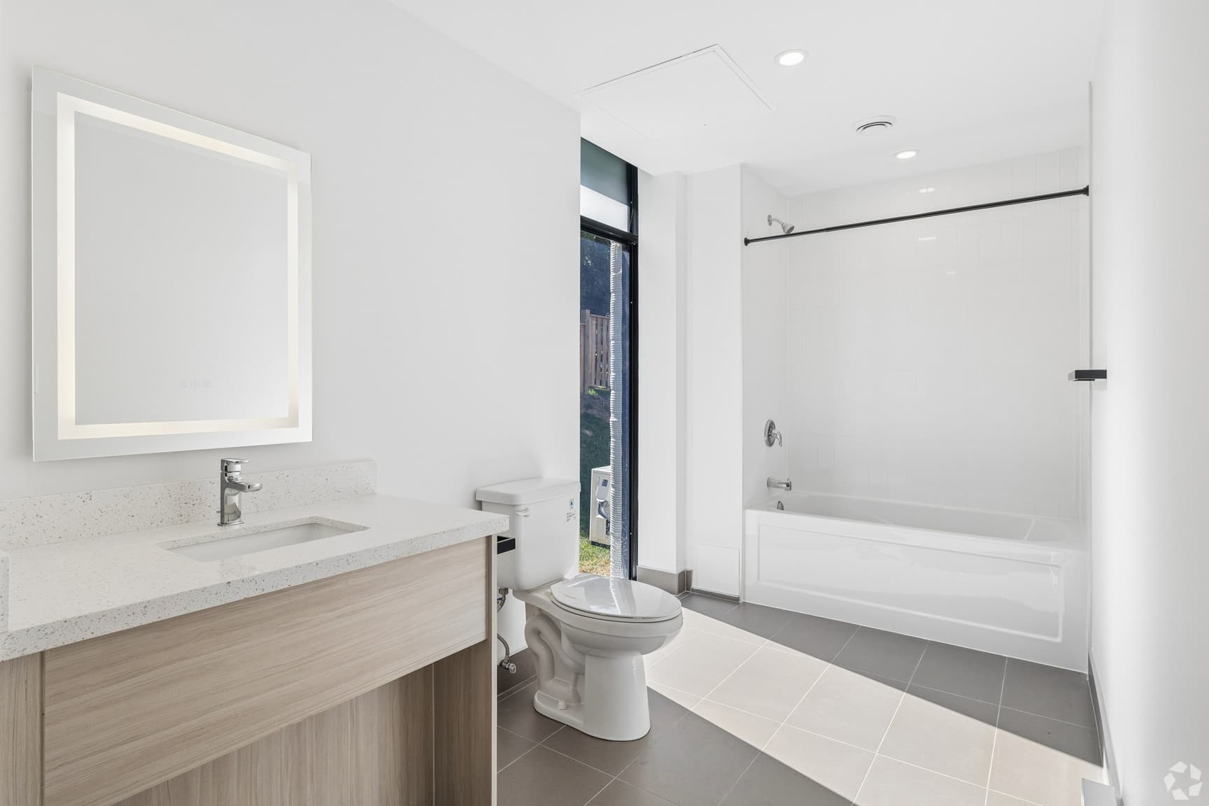 425 Fourth Street — 1 Bedroom - Photo 29