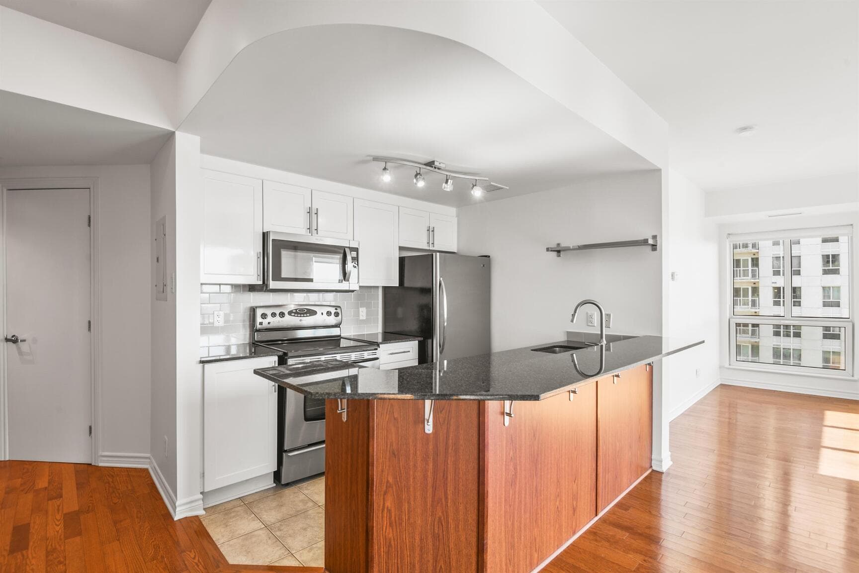 200 Rideau Street — 2 Bedroom - Photo 6