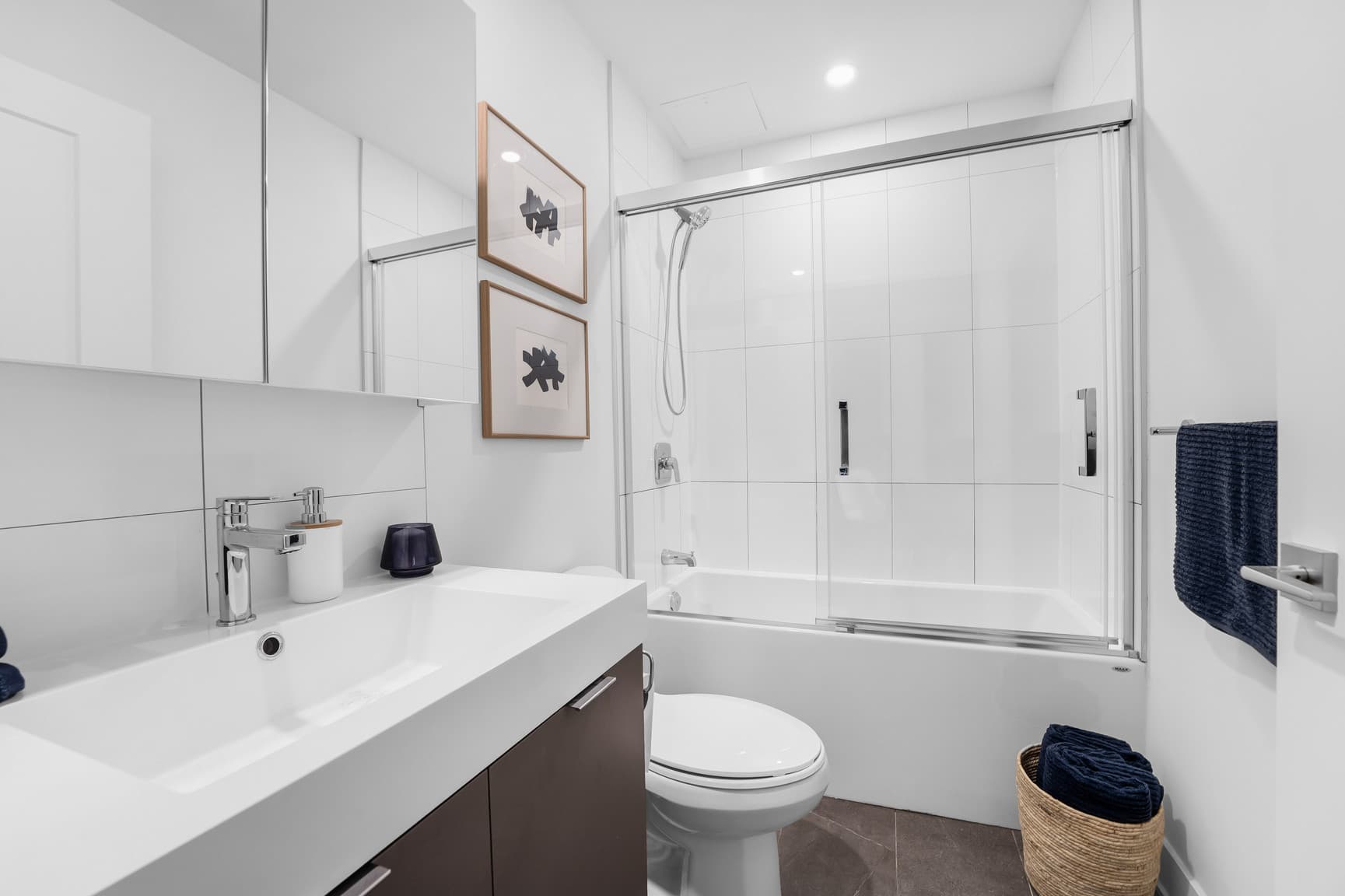 Carlton West — 3 Bedroom - Photo 8