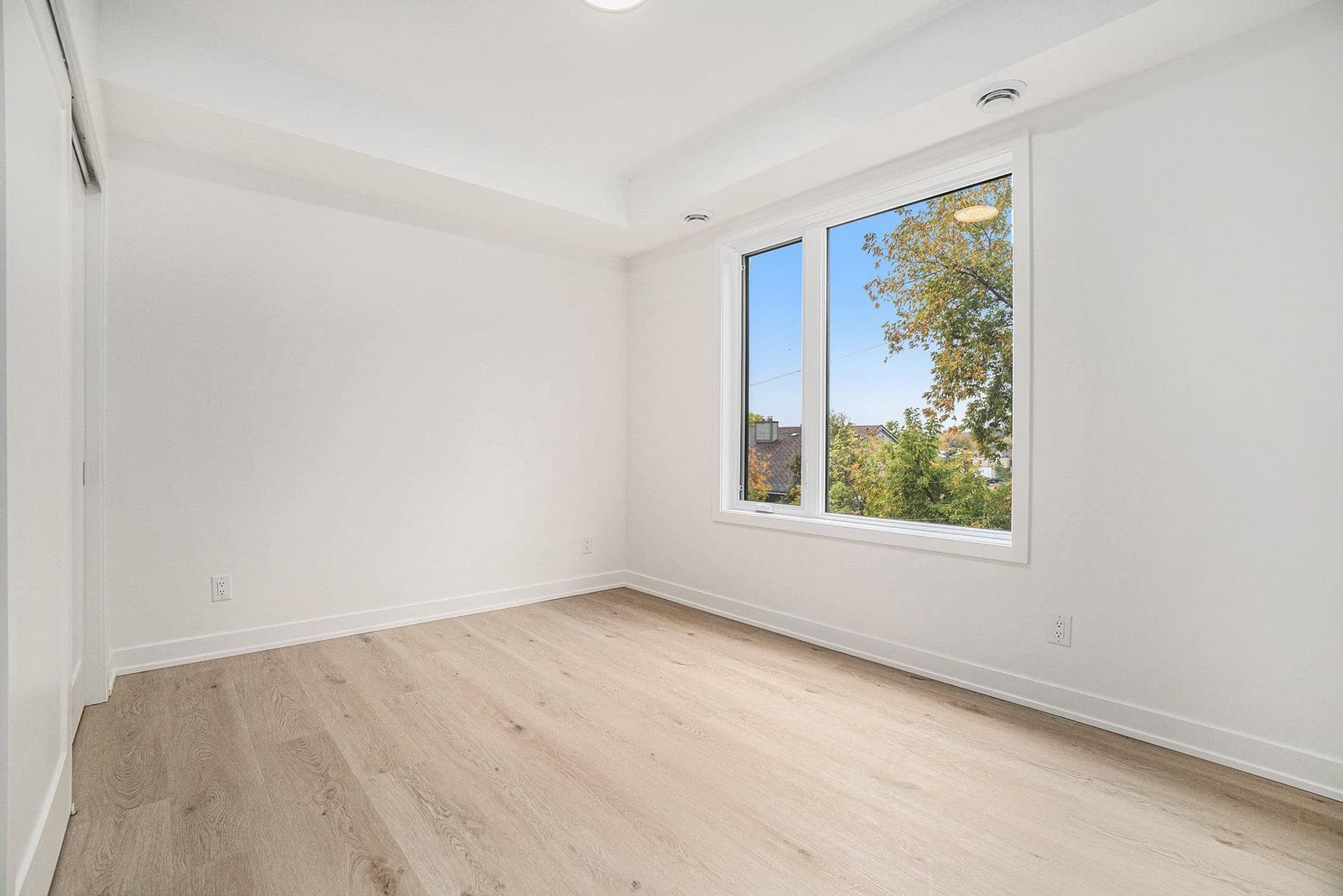 373 Iberville st — Top floor 2 bedroom - Photo 8