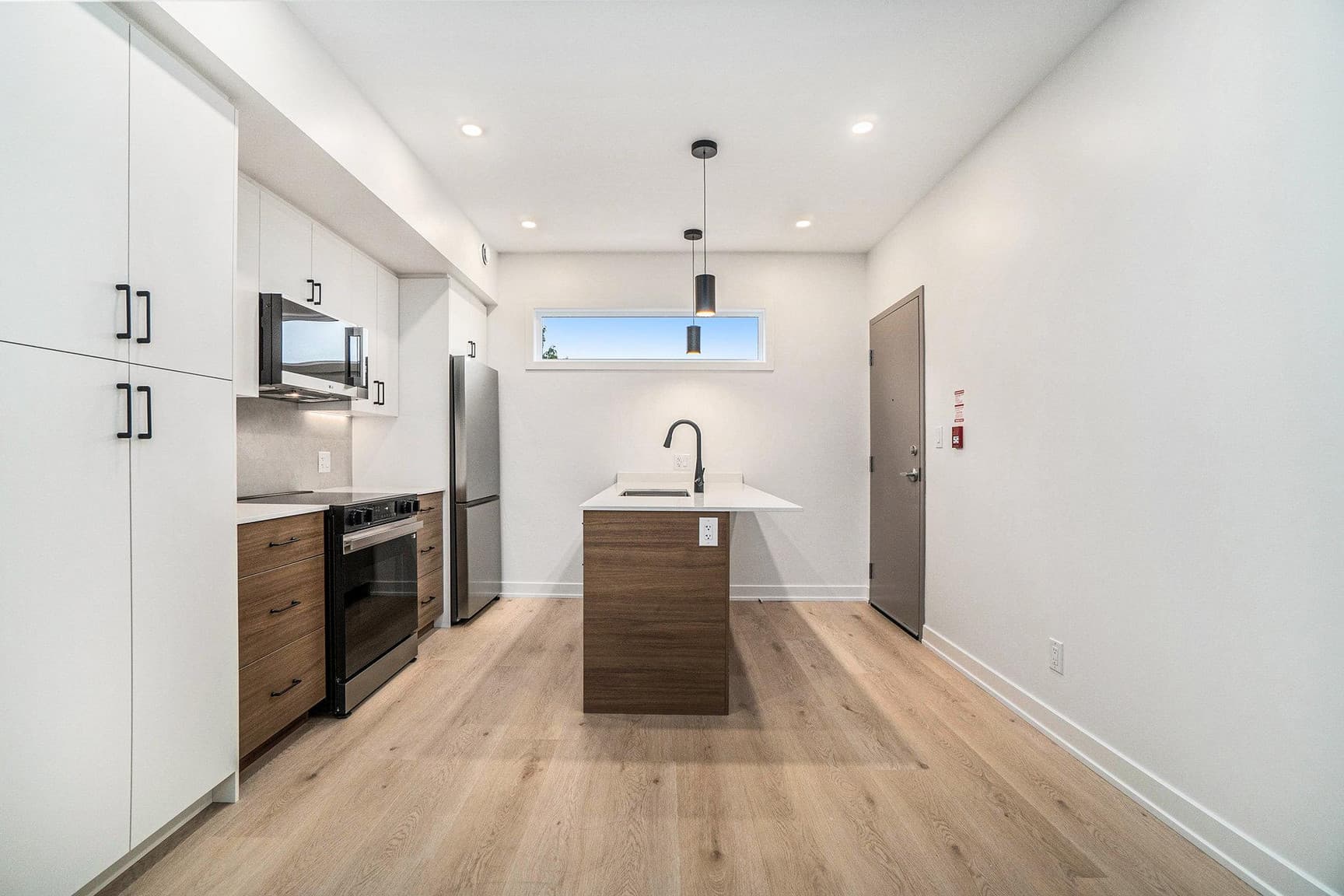 373 Iberville st — Top floor 2 bedroom - Photo 2
