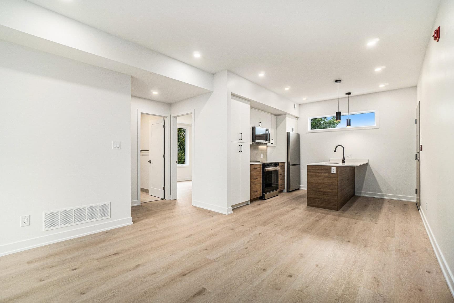 373 Iberville st — Top floor 2 bedroom