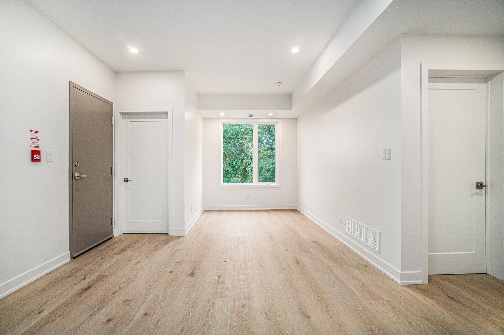 373 Iberville st — Top floor 2 bedroom - Photo 5
