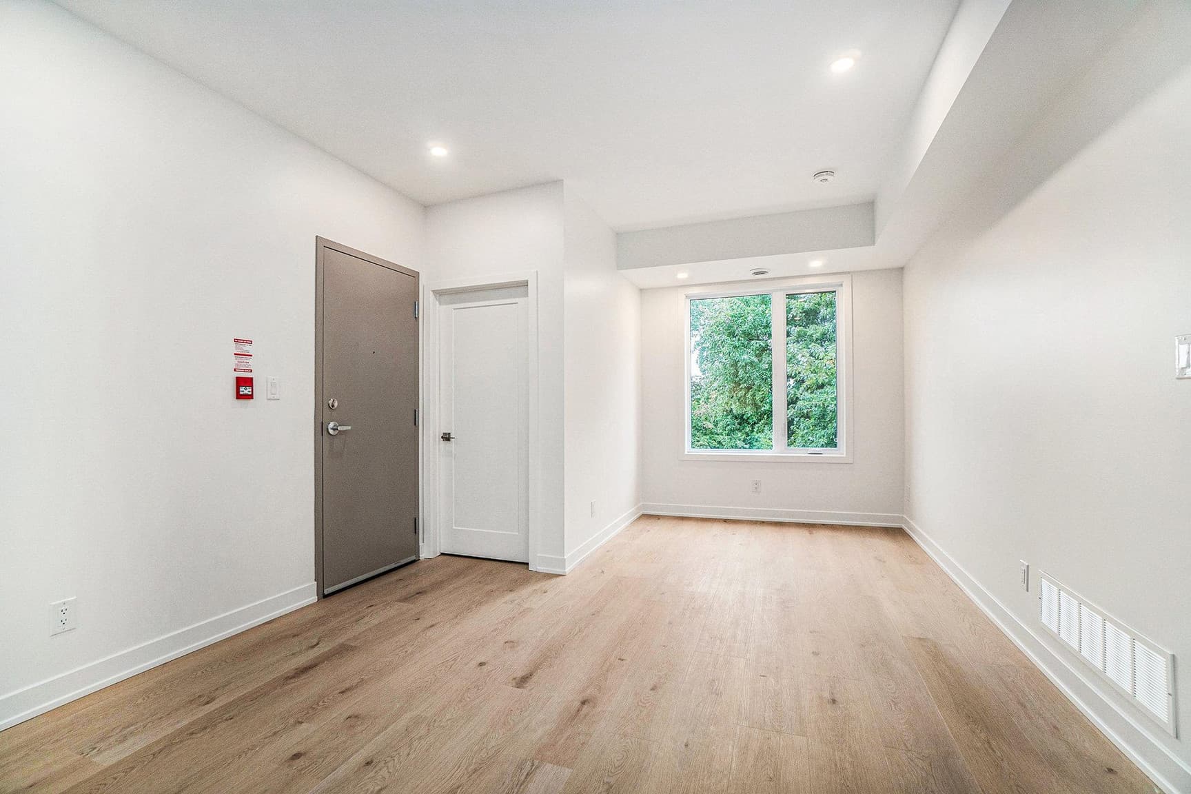 373 Iberville st — Top floor 2 bedroom - Photo 4