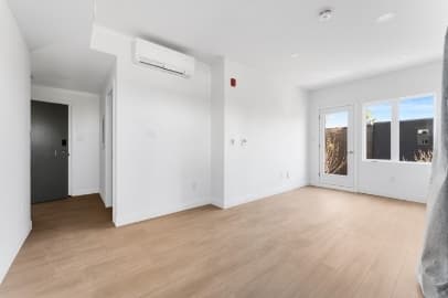 368 Tweedsmuir Avenue — Bachelor - Photo 3
