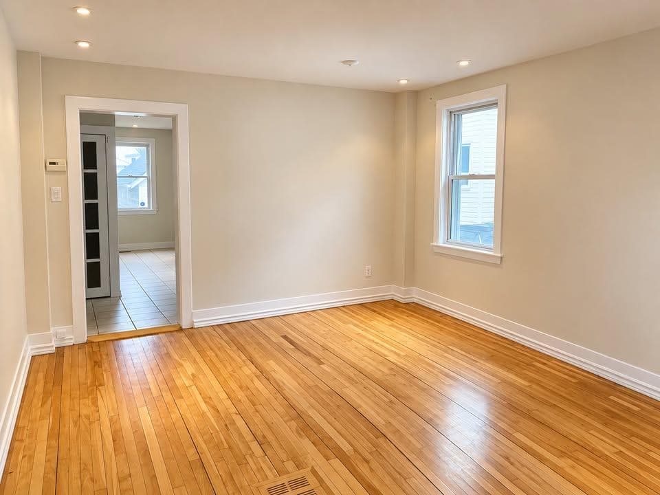 93 Adeline Street — 3 bed, 1 Bath - Photo 2