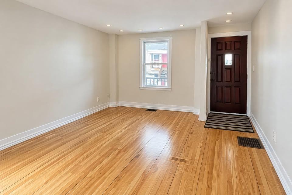 93 Adeline Street — 3 bed, 1 Bath - Photo 3