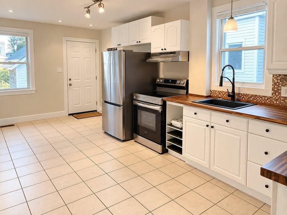 93 Adeline Street — 3 bed, 1 Bath - Photo 5