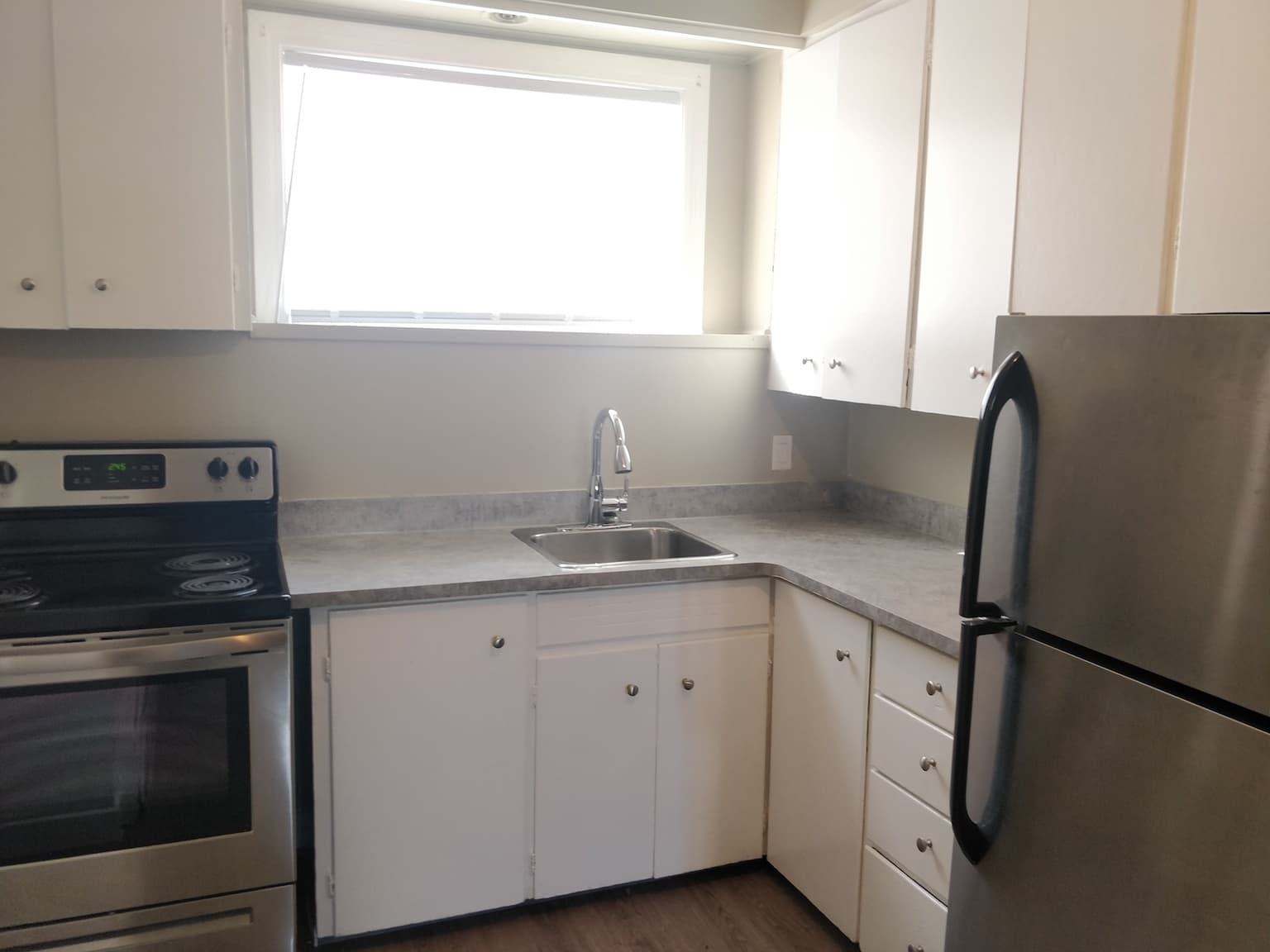 Jerry Place — 2 bedroom - Photo 2