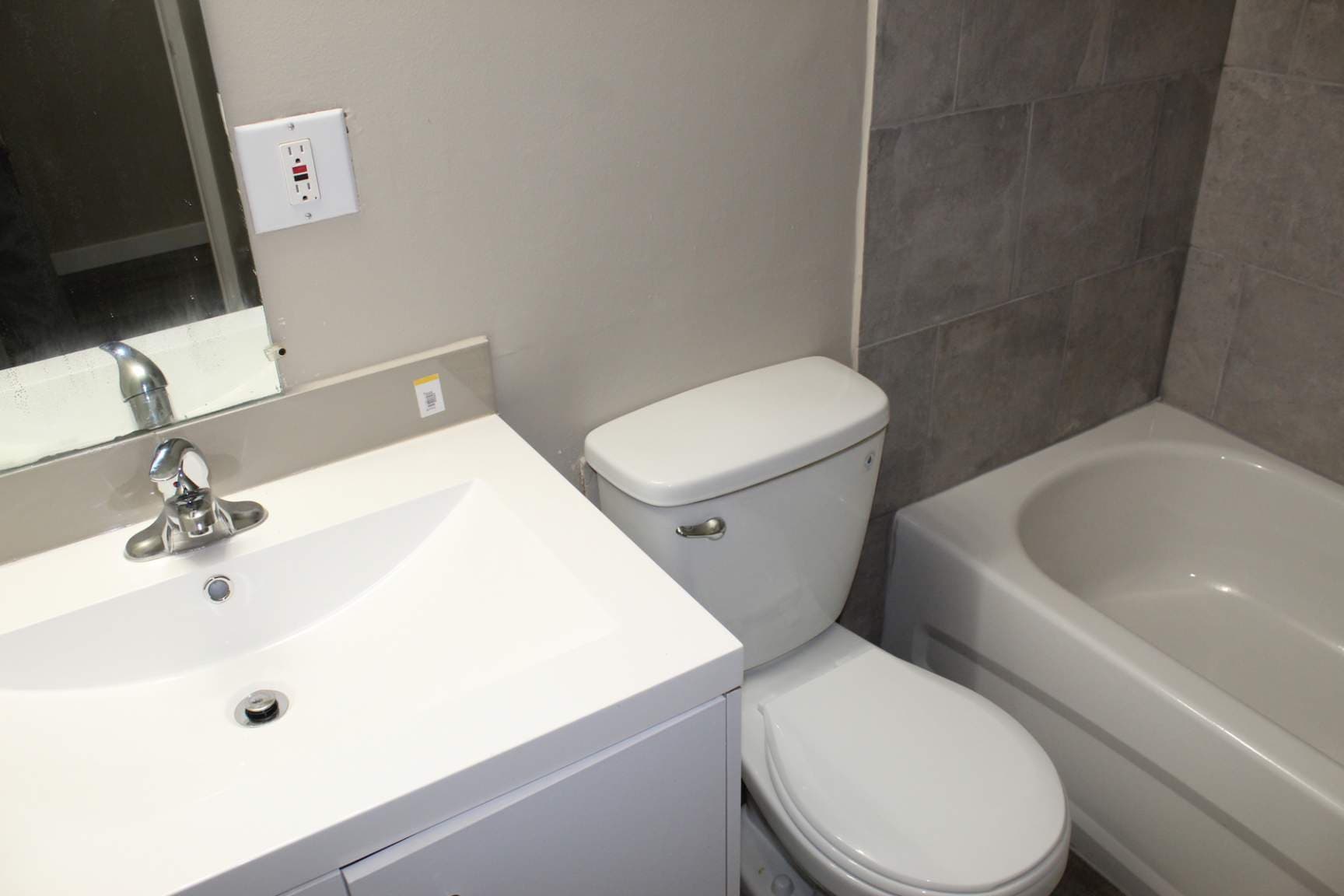 Mainstreet on 33rd — 1 bedroom - Photo 4