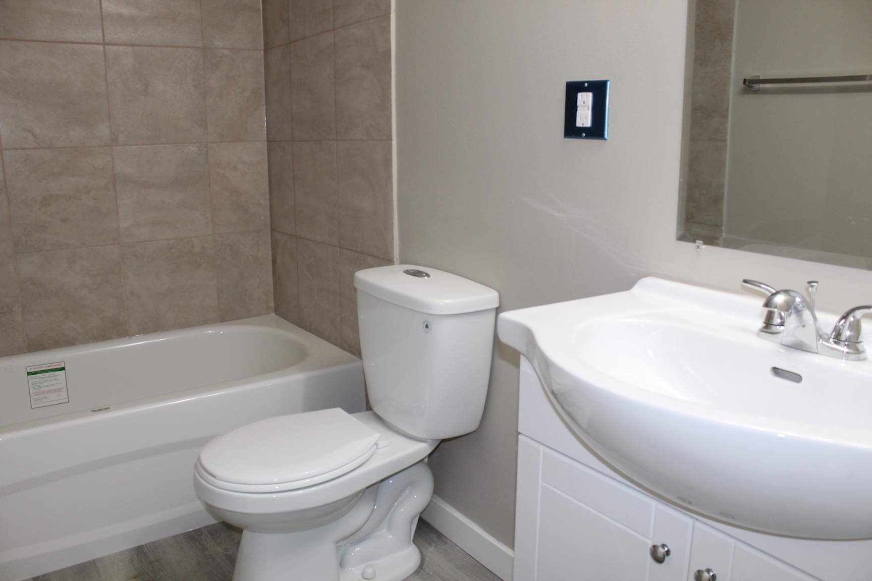 Mainstreet on 33rd — 1 bedroom - Photo 8