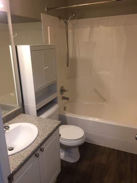 Nova Manor — Bachelor - Photo 6