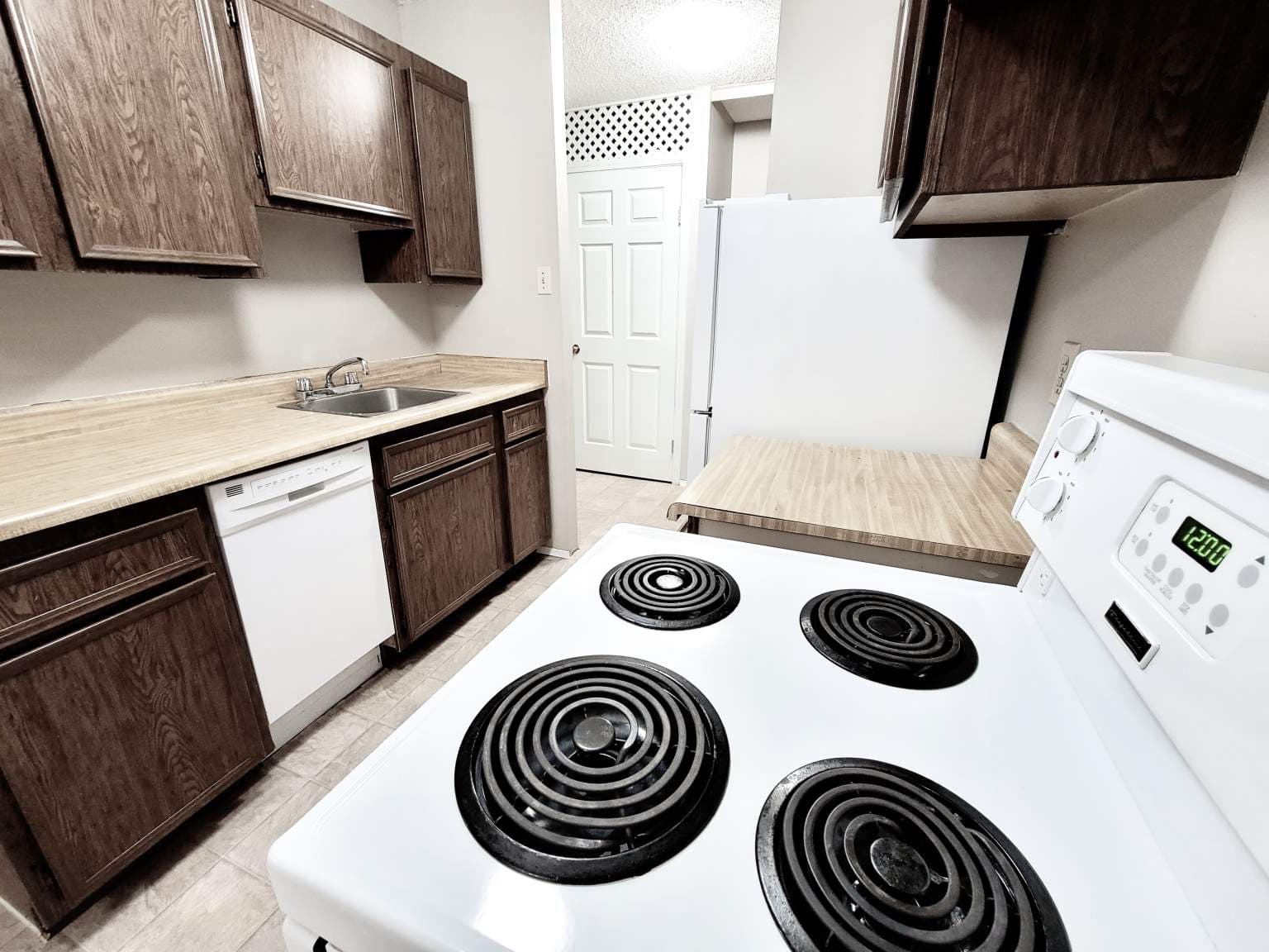 Mainstreet Mews — 1 bedroom - Photo 4