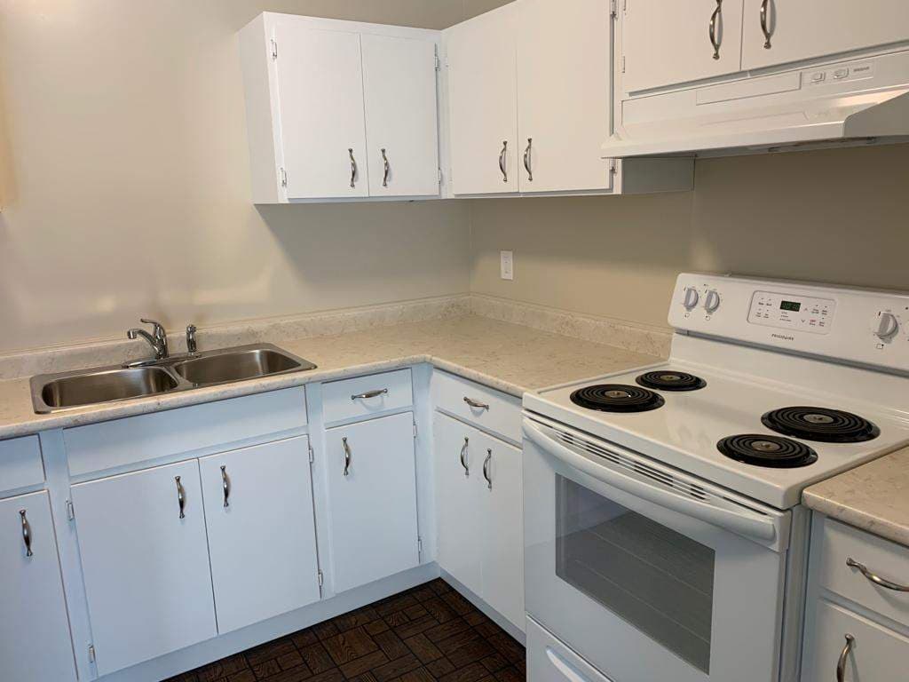 Vernon City View Apartments — Bachelor - Photo 3