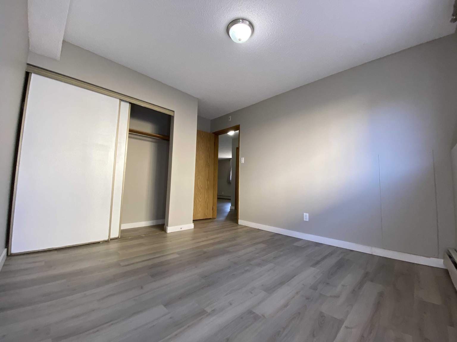 Mainstreet Court — Bachelor - Photo 6
