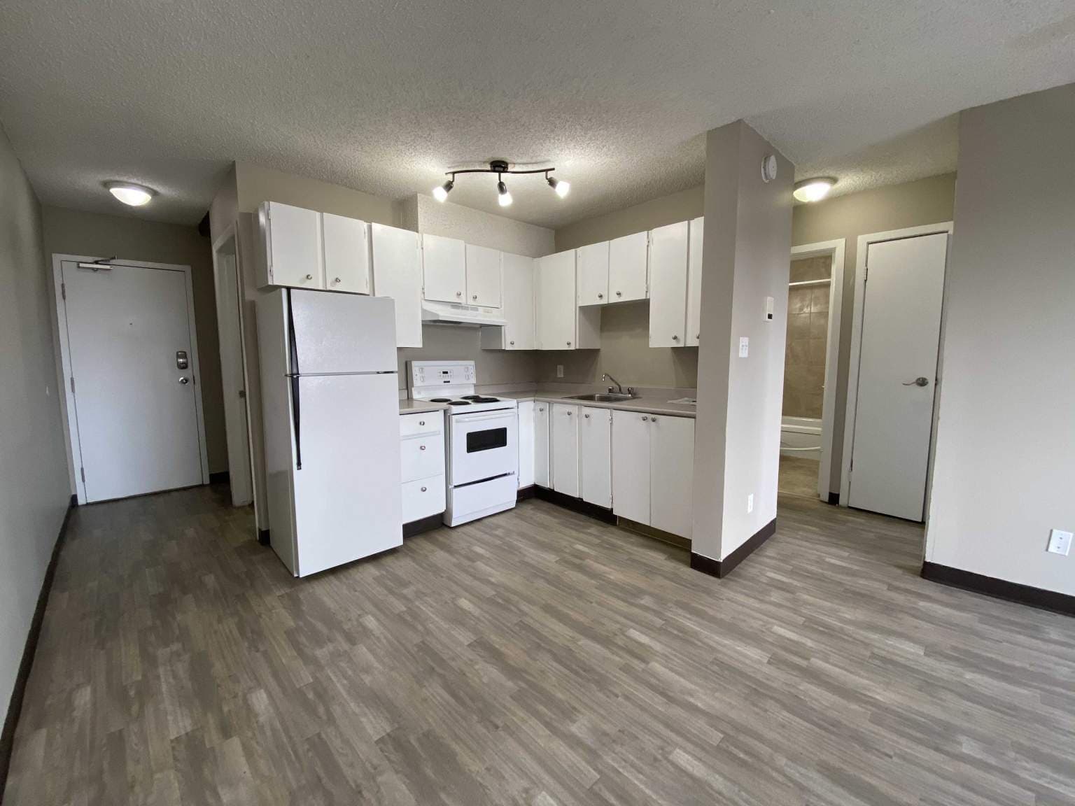 Mainstreet 402 — 2 bedroom - Photo 4