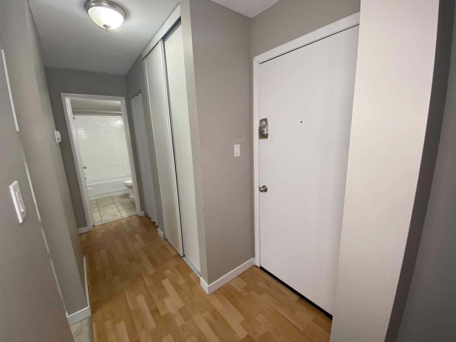 McCam 2 Apartments — 3 bedroom - Photo 5
