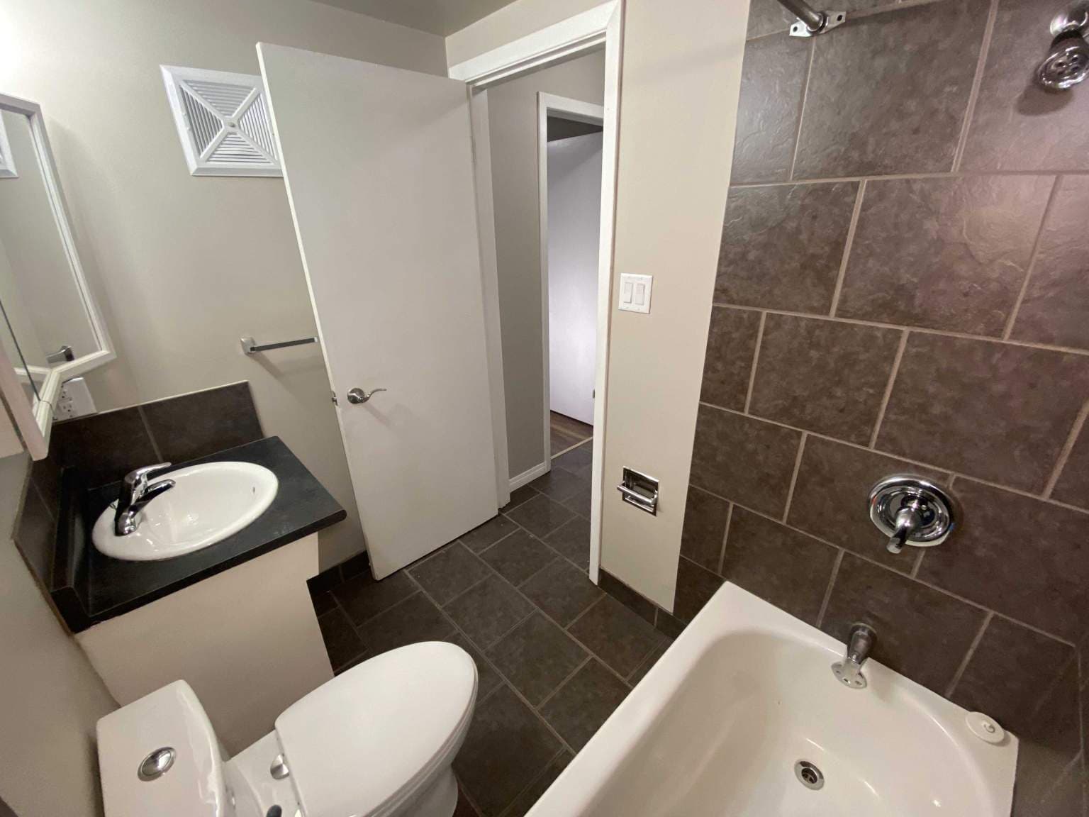 Oliver 4 Apartments — Bachelor - Photo 10
