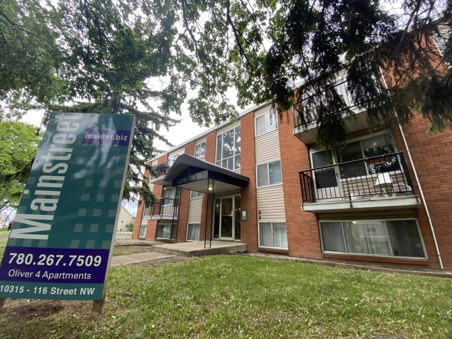 Oliver 4 Apartments — Bachelor