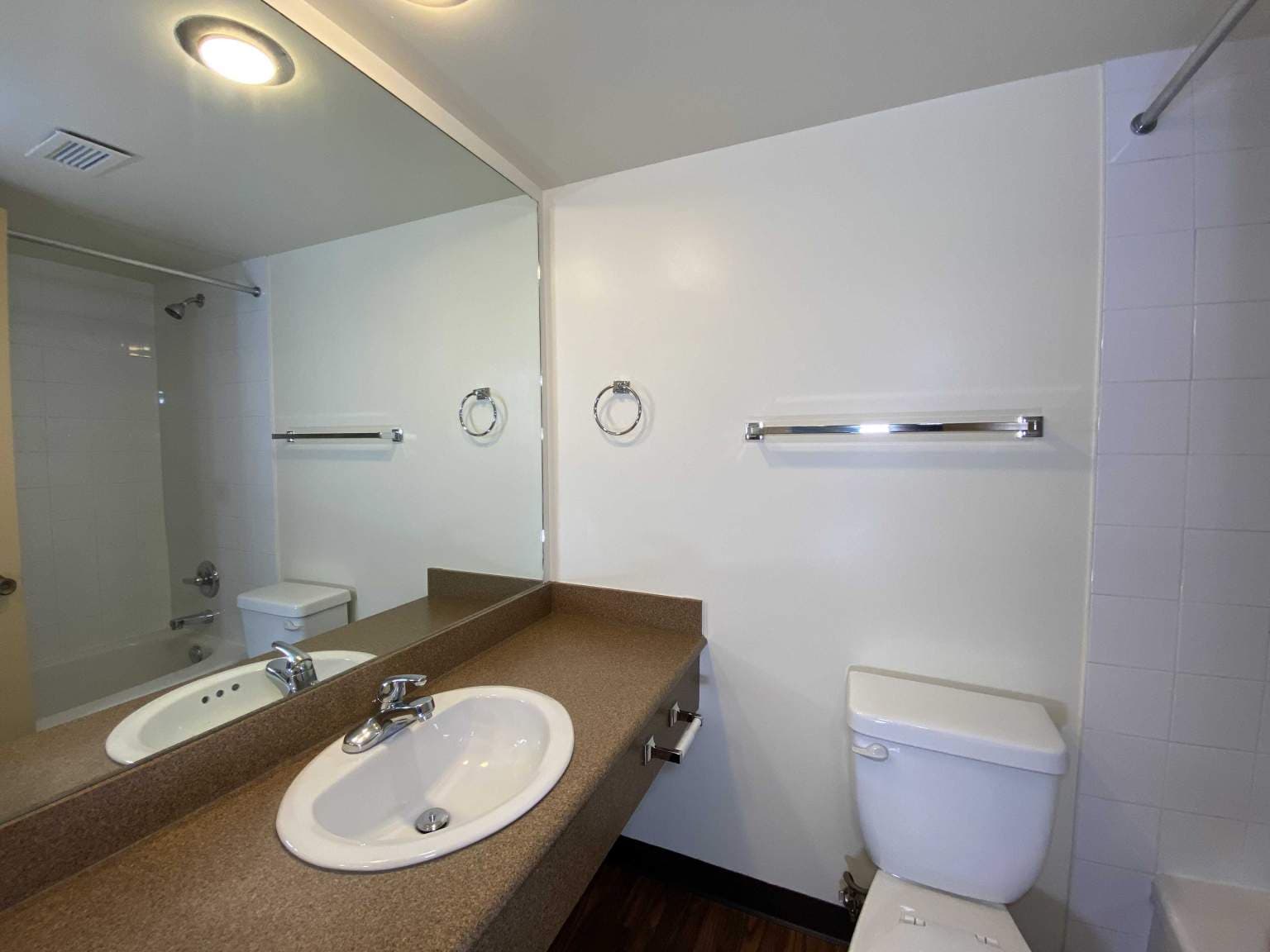 University Tower Apartments — Bachelor Furnished - Photo 14