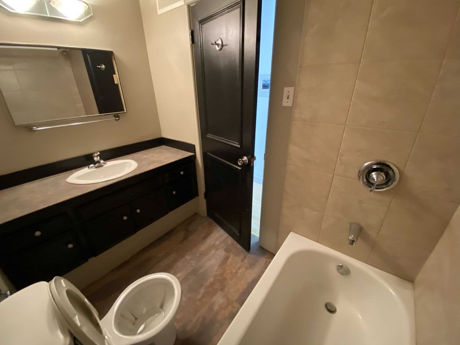 Mount Royal Apartments — 1 bedroom - Photo 5