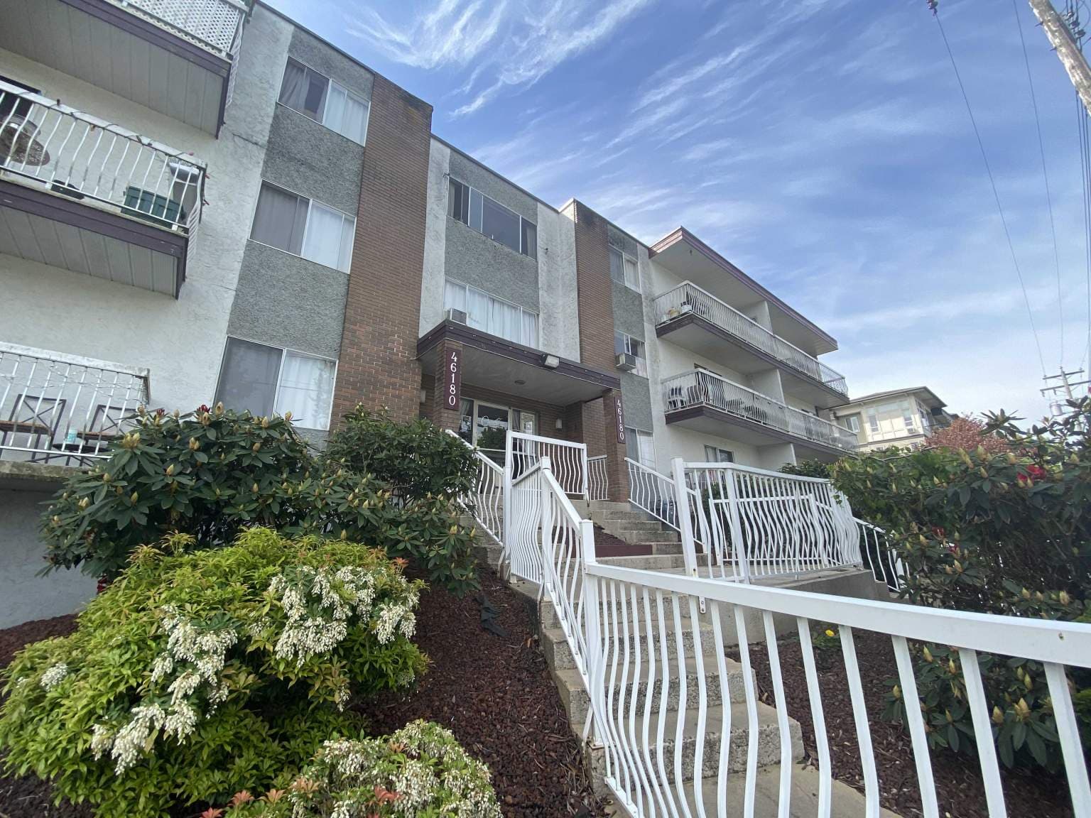 Cheam View Apartments 1 — Bachelor