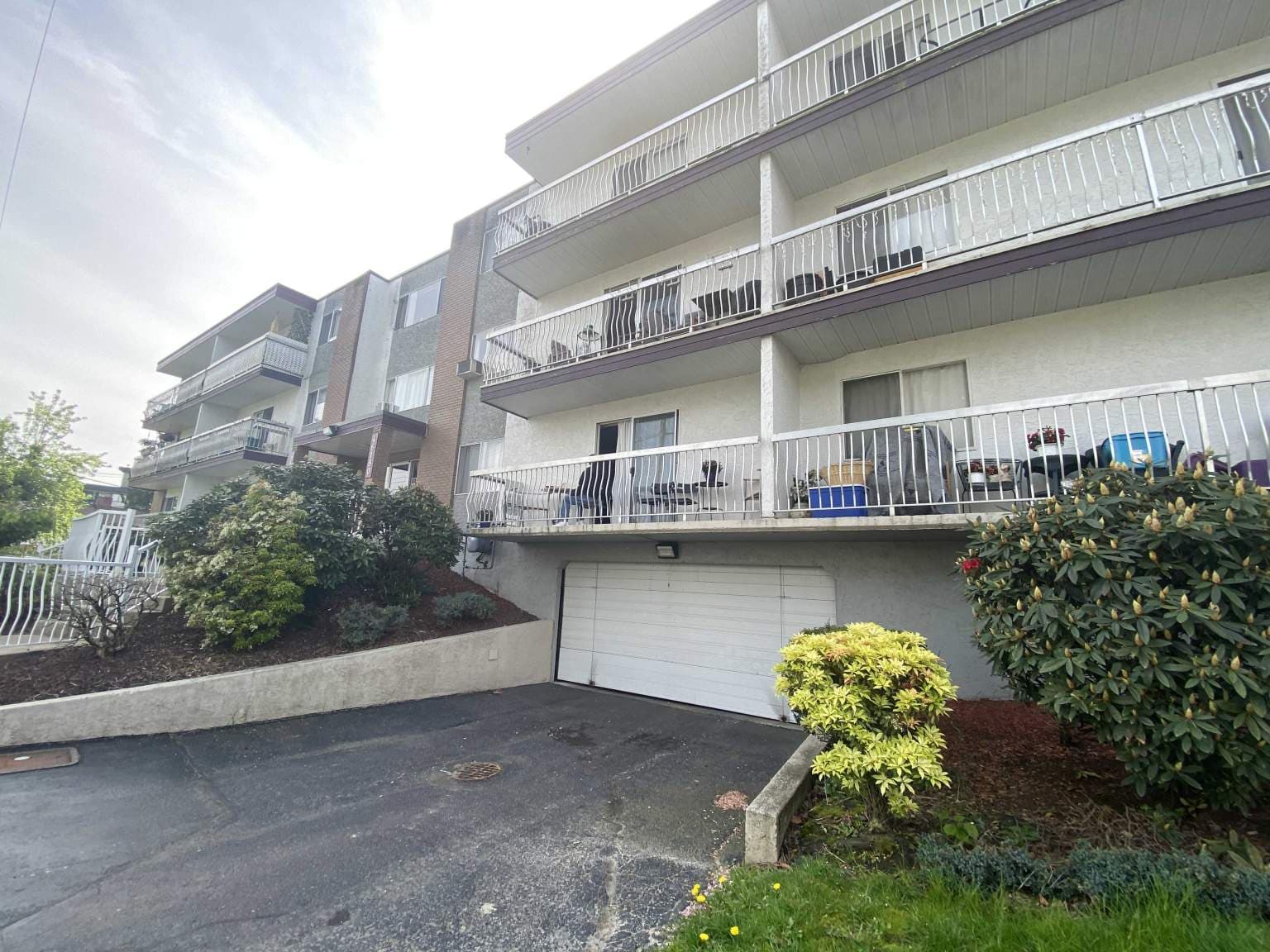 Cheam View Apartments 1 — Bachelor - Photo 2