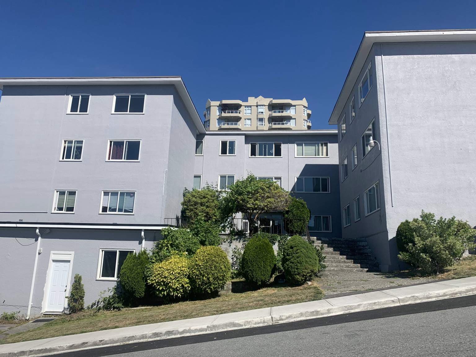 Uptown Apartments — 1 bedroom - Photo 2