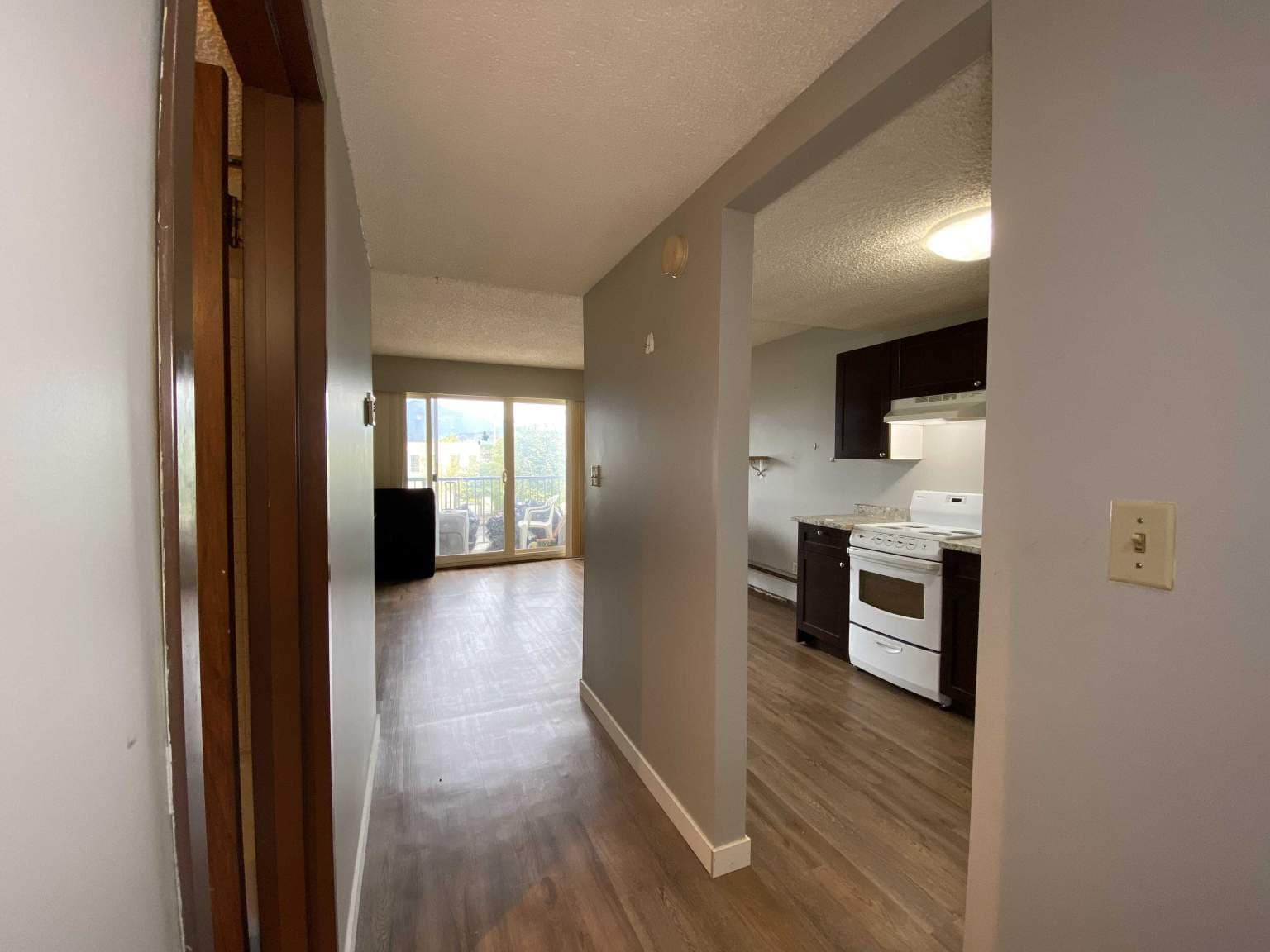 Chilliwack Central Apartments — Bachelor - Photo 4