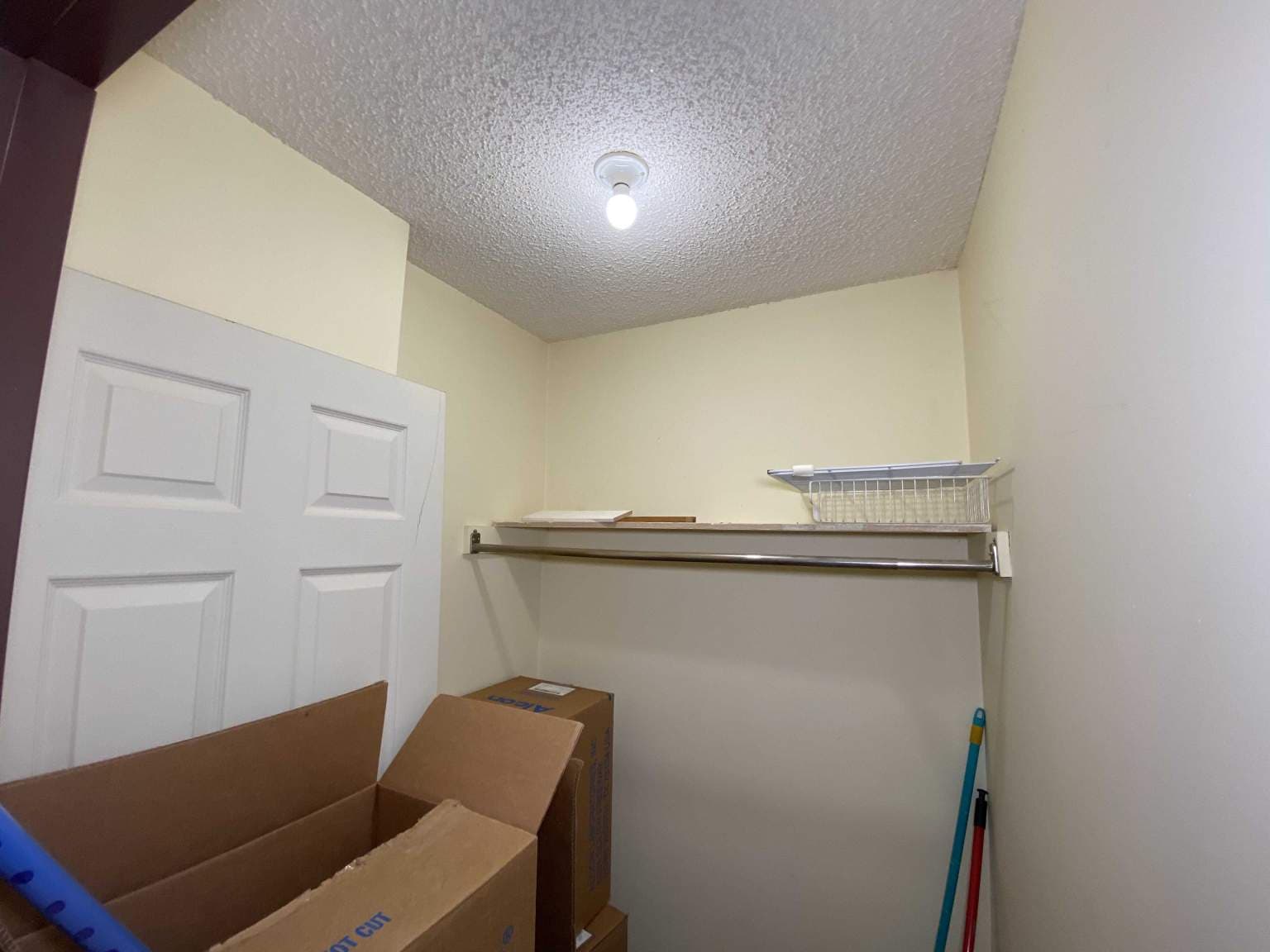 Chilliwack Central Apartments — Bachelor - Photo 7