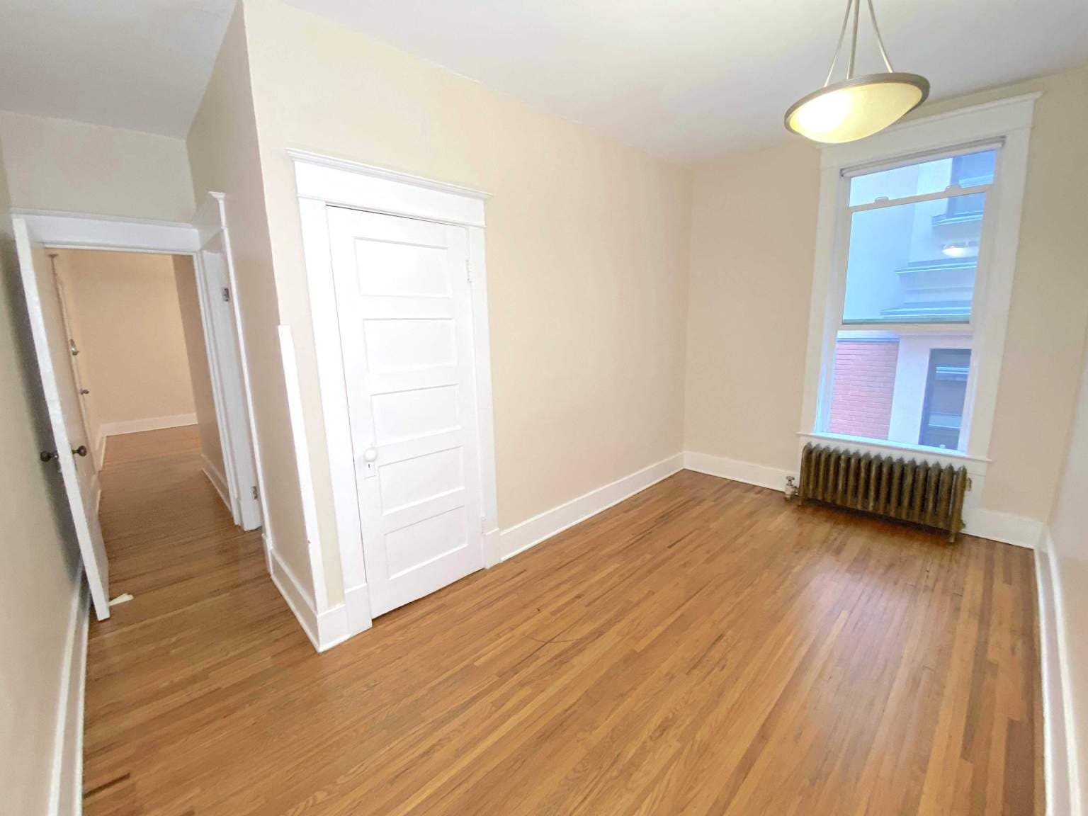 Royal Mission Apartments — 1 bedroom - Photo 3