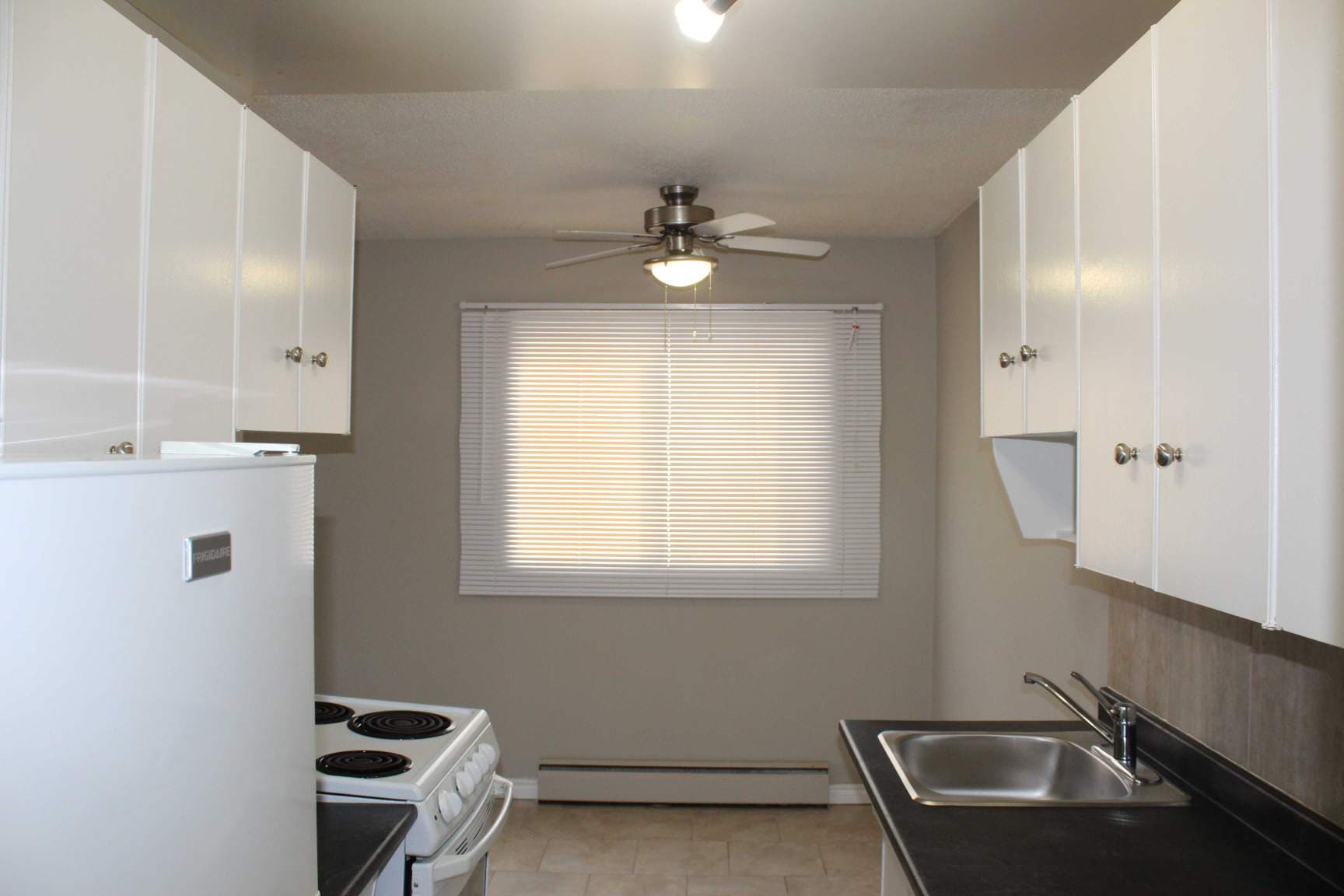 Confederation Place — 1 bedroom - Photo 3