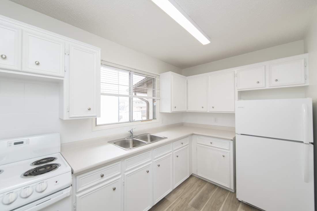 Bowness 4347 Apartments — 3 bedroom - Photo 2