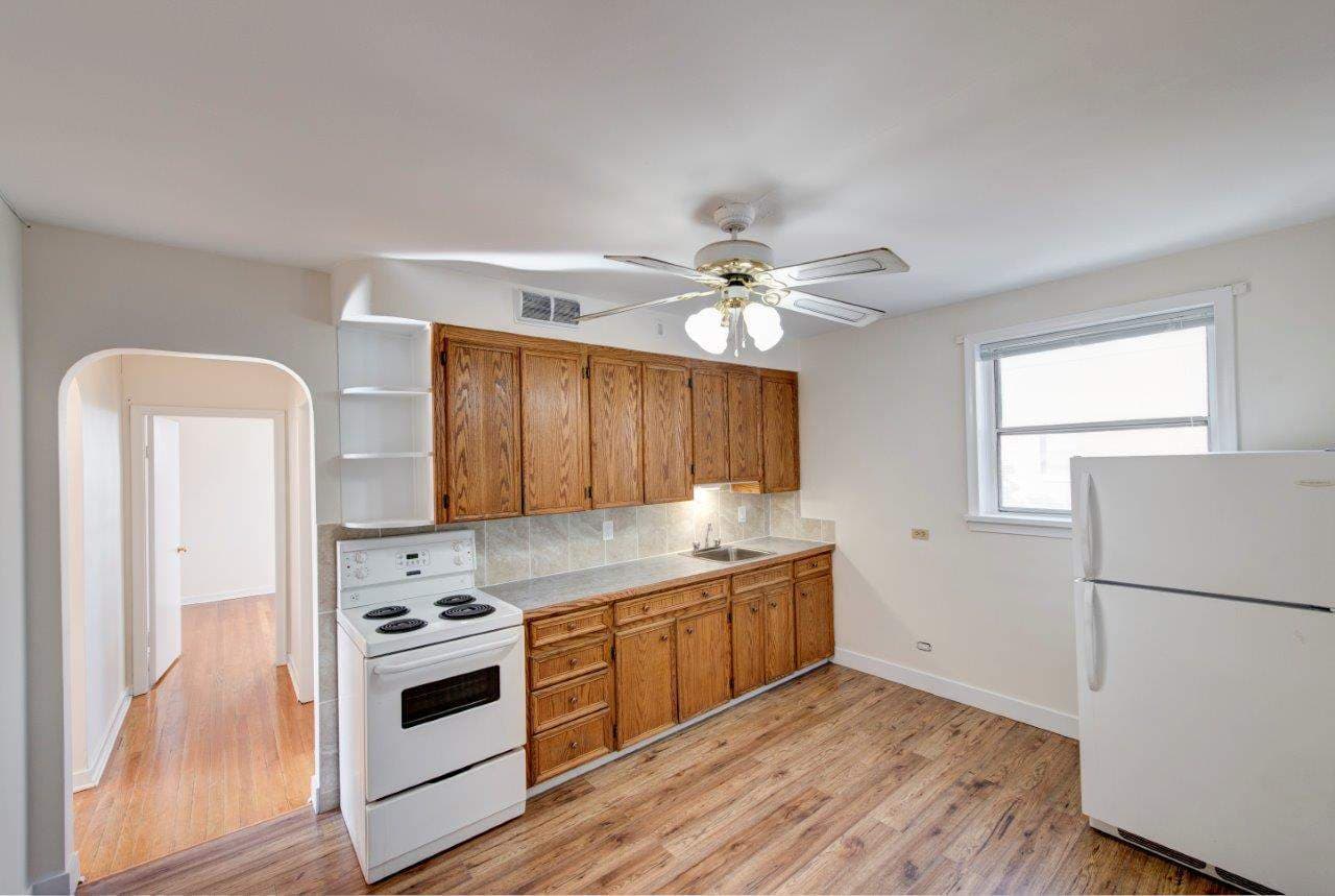 Beltline Apartments — 1 bedroom - Photo 7