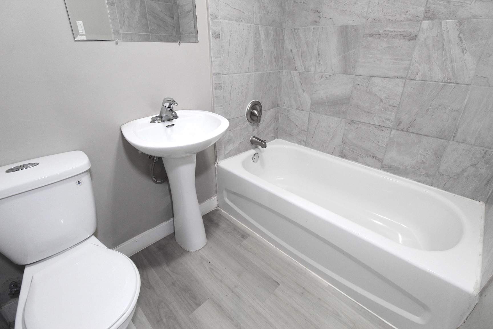 Victoria Apartments — Bachelor - Photo 6