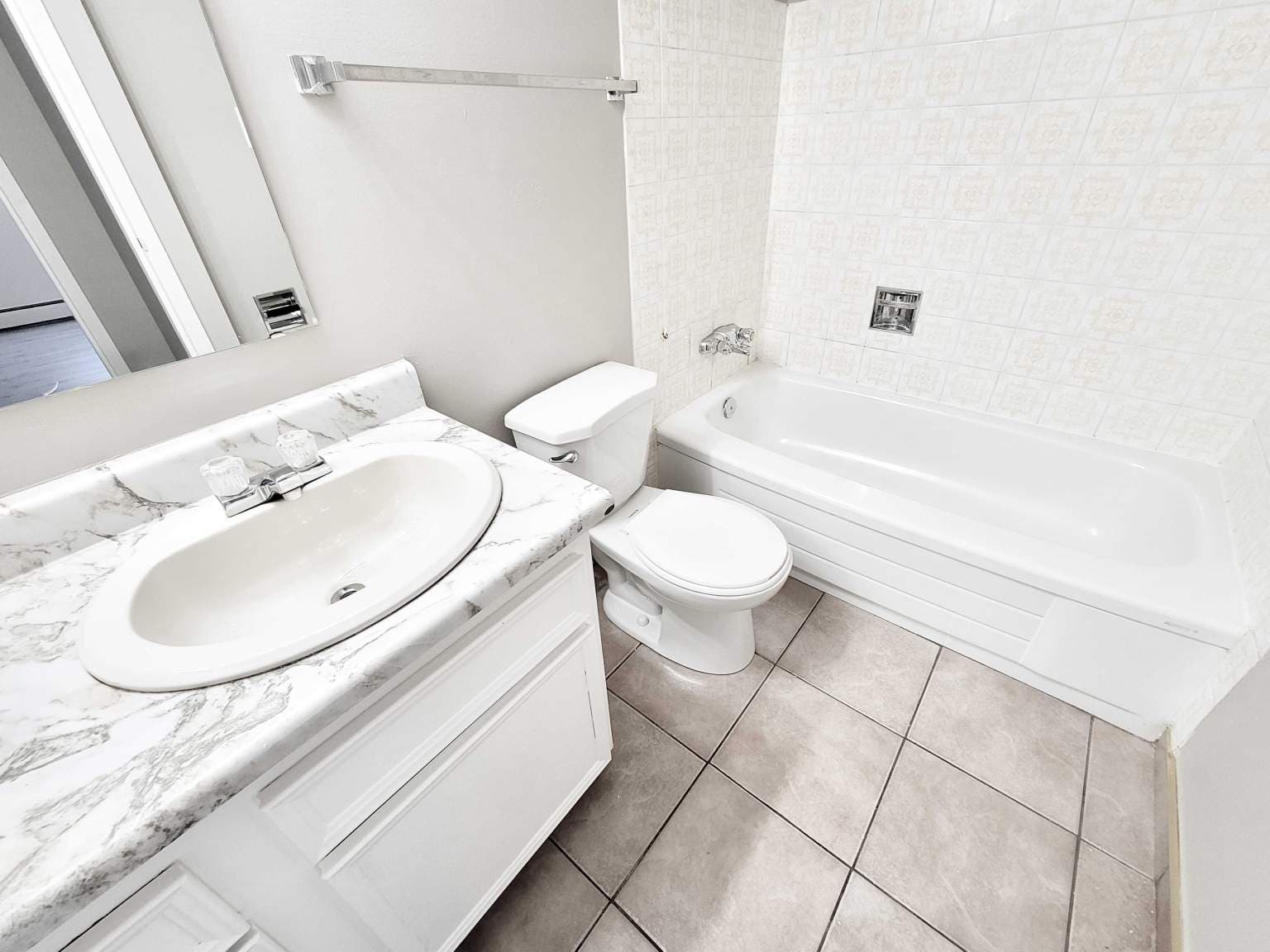 Sutherland 111 — 1 bedroom - Photo 3