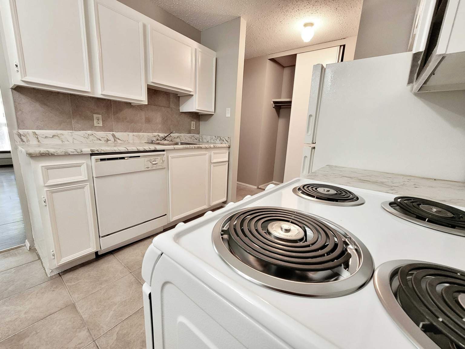 Sutherland 111 — 1 bedroom - Photo 6