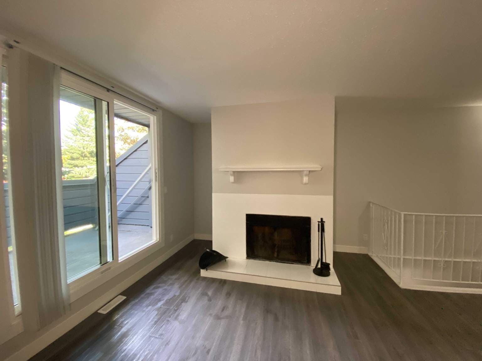 Queen's Park Townhomes — 2 bedroom - Photo 9